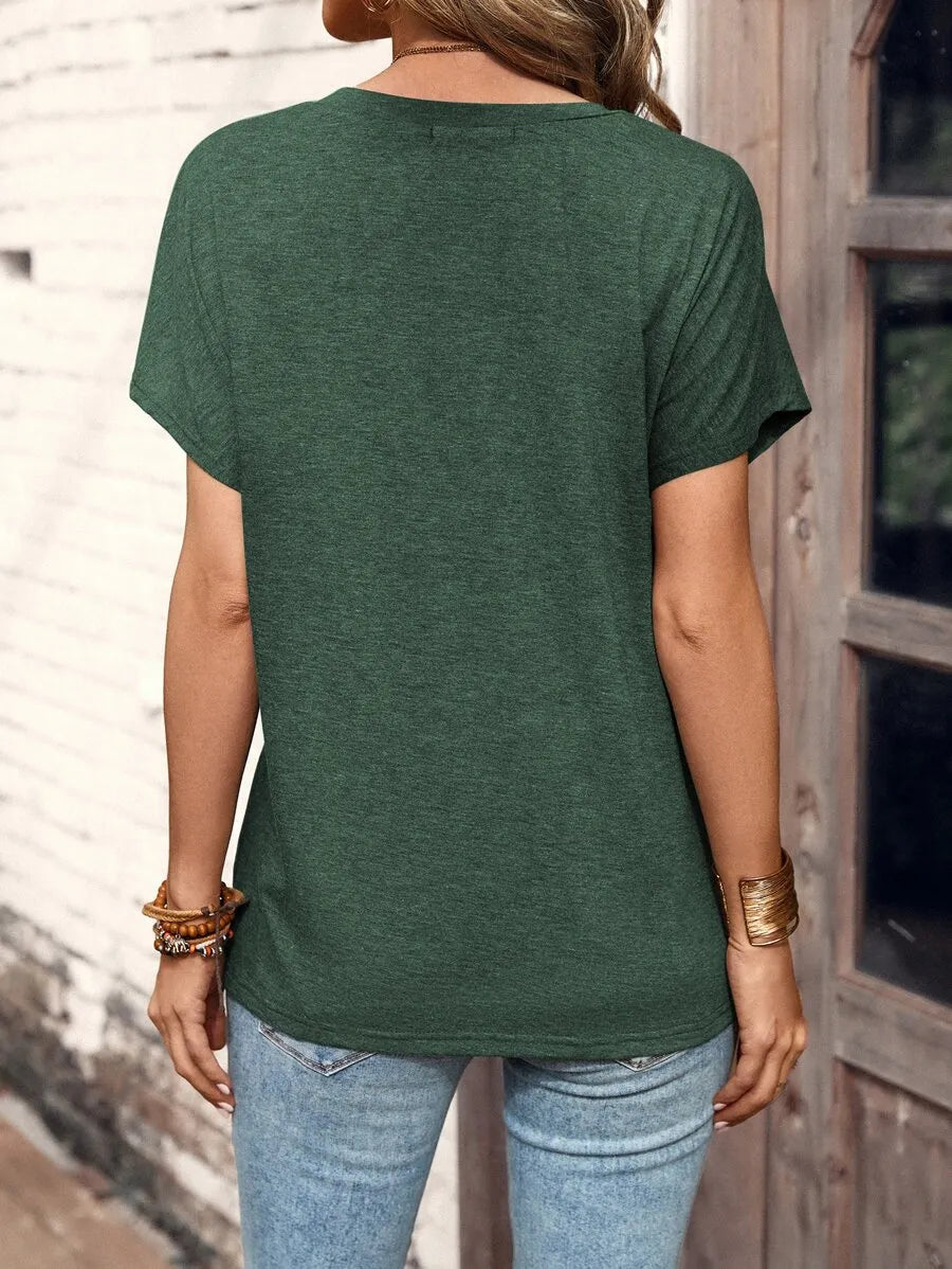 Blusa Feminina Vitória Básica- Ideal para quem busca praticidade no dia a dia.