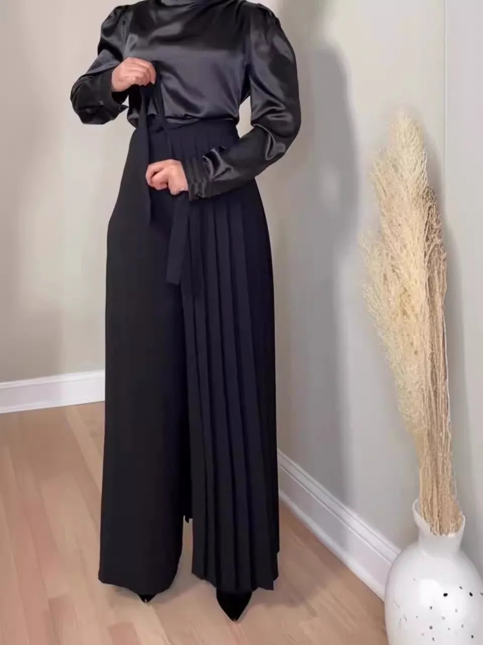 Calça Plissada Esmeralda- Elegância e Sofisticação em uma peça exclusiva!