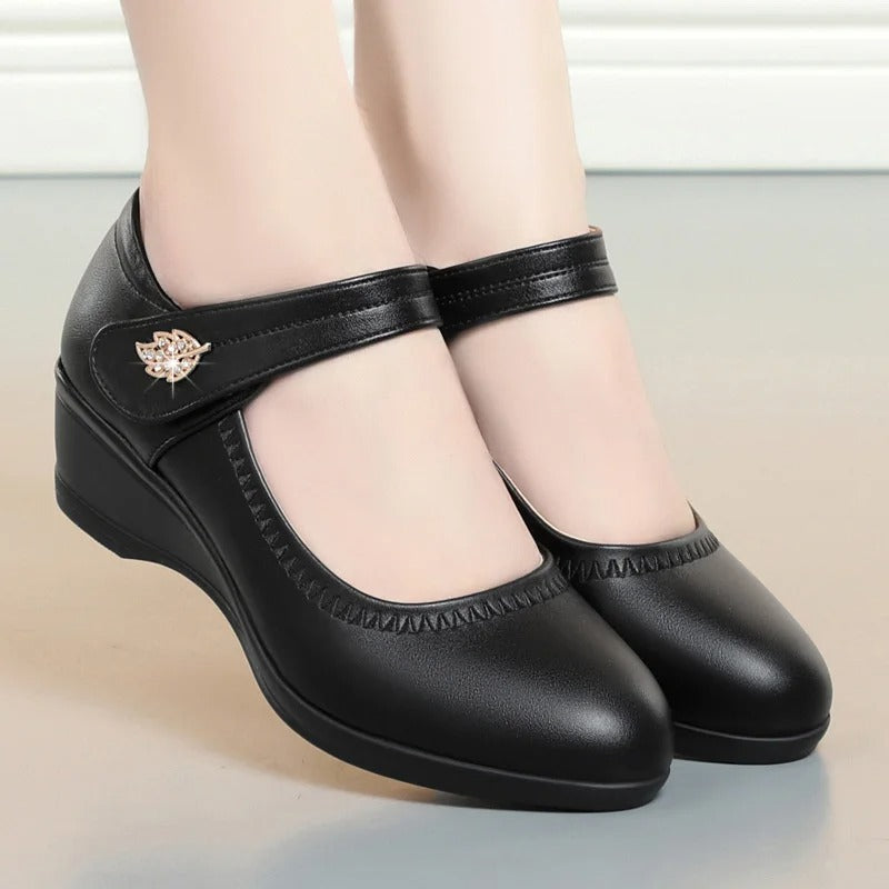 Sandália Ortopédica Feminina - Manuella- Descubra o equilíbrio perfeito entre estilo e conforto
