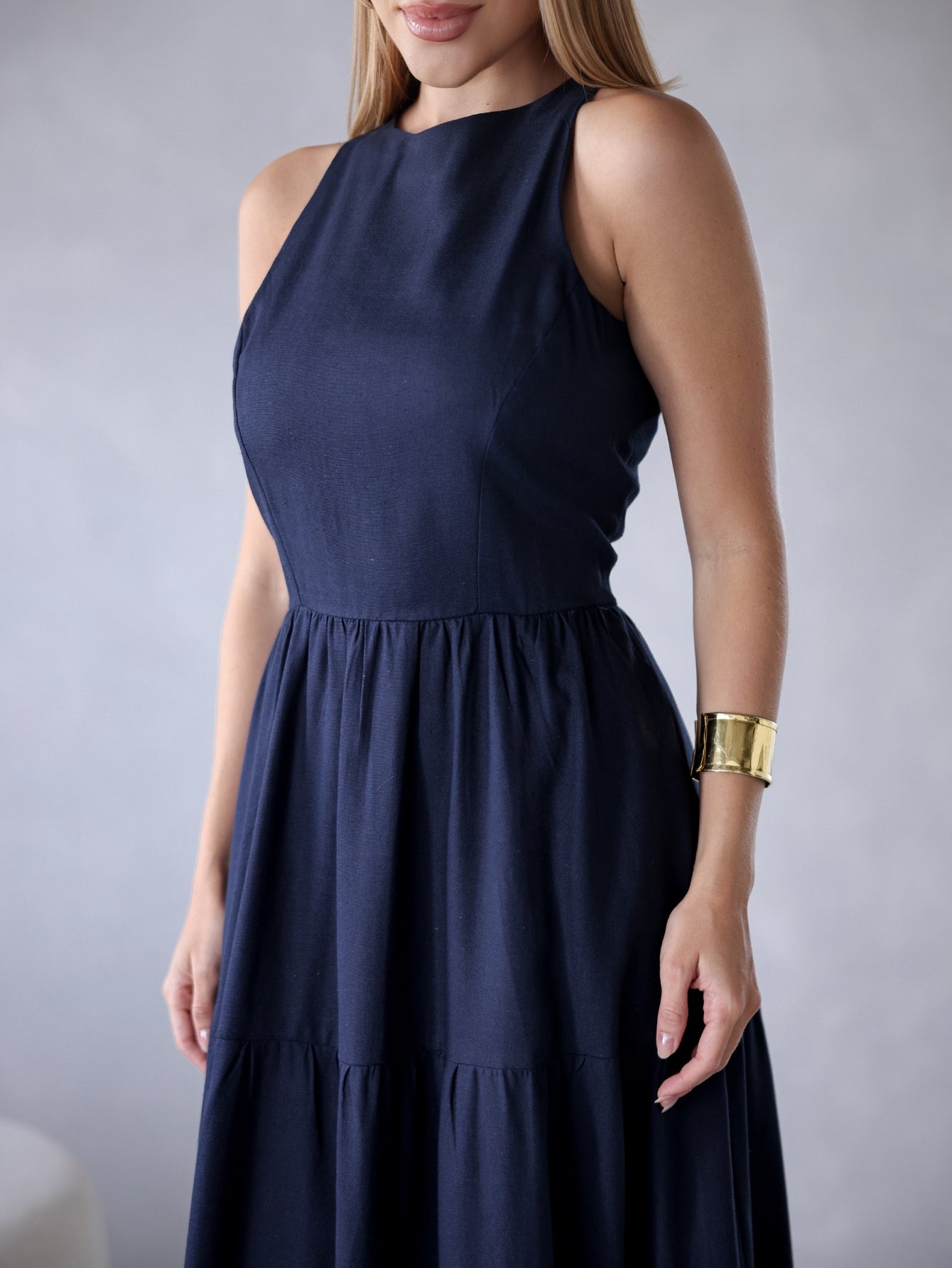 Vestido de Linho Sofia- A Combinação perfeita entre estilo e conforto