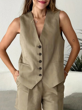 Conjunto Feminino Carolina em Alfaiataria - Colete e Shorts no Linho (Promoção Compre 1 Leve 2)
